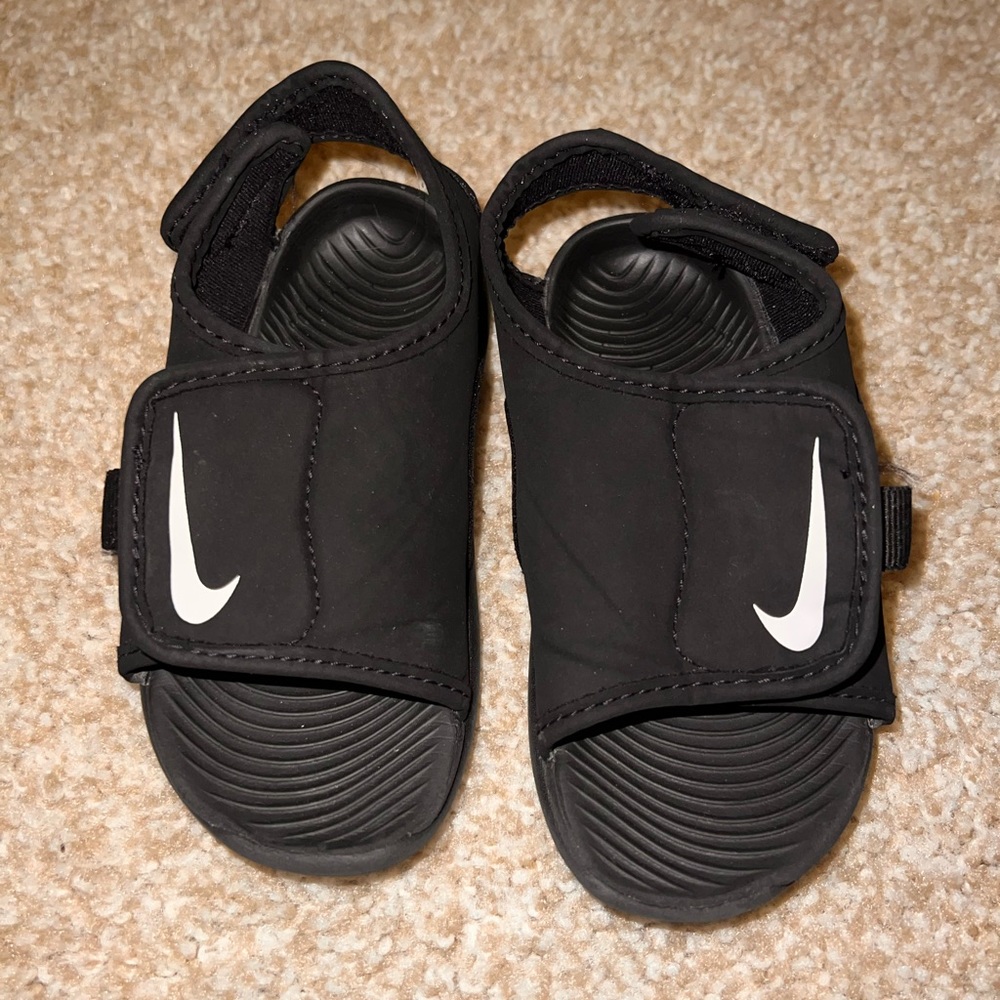 Nike sandal for kid size 8
